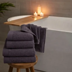 Bomulds håndklæde - 100% bomuld - 50x100 cm - Valmue - Mørkegrå