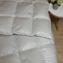 Edderdunsdyne - Helårsdyne med 100% edderdun og kashmir vår - 140x220 cm - Eksklusiv Dansk produceret dyne