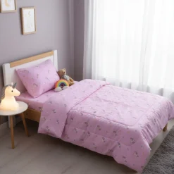 Enhjørning sengetøj - 100% bomuld - Babysengetøj 70x100 cm - Lilla med enhjørninger