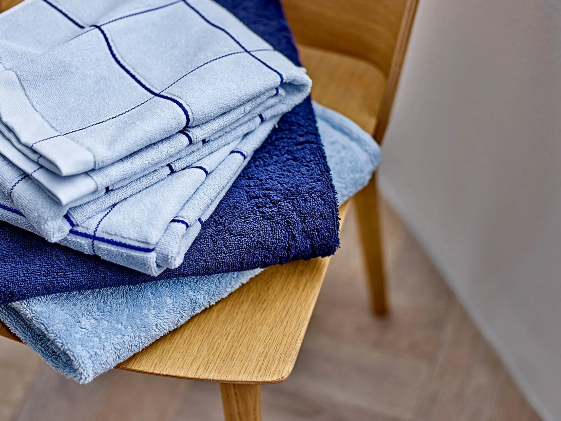 Økologisk håndklæde - 100% økologisk bomuld - Badehåndklæde 70x140 cm - Södahl Organic Comfort - Blå