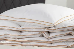 100% moskusdundyne - NOMITE helårsdyne (allergivenlig) - 140x220 cm - Ekstra fint bomuldssatin bolster - Borg Living Årsdynen 2026