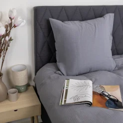 Pudebetræk 60x63 cm - Bæk og Bølge - 100% Bomulds krep - Lysegråt ensfarvet