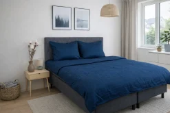 Sengetøj 140x200 cm - GOTS certificeret økologisk bomuldssatin - Blå jacquardvævede tern