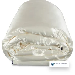 Silkedyne - Helårsdyne med silkebetræk - 140x200 cm - 100% langfibret mulberry - Nordic Comfort